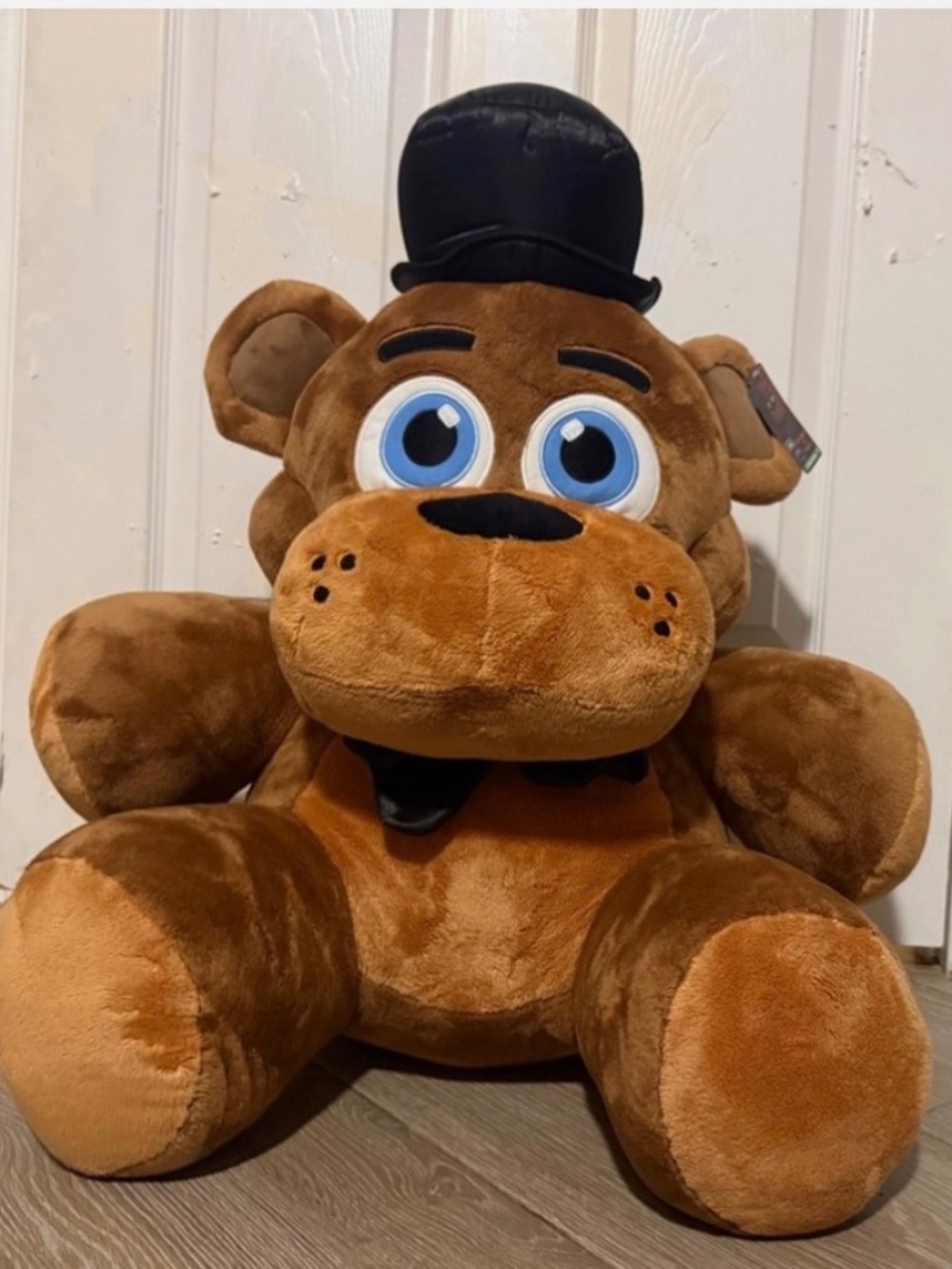 FNaF jazwares jumbo Freddy plush with the puppet plush
